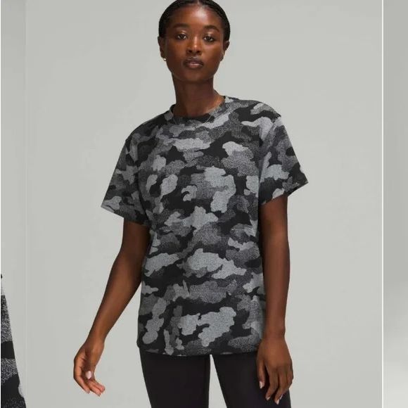 Lululemon Black Gray Camo All Yours Short Sleeve Shirt Size M/L? - Picture 1 of 7